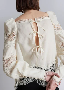 Blouse-Trimmet Bluse