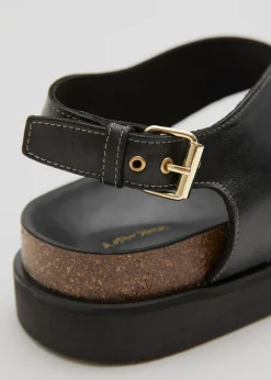 Criss-Cross Skinnsandaler