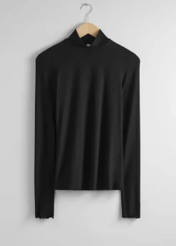 Frill-Cuff Mock-Neck Topp