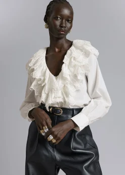 Lagdelt Ruffle Bluse