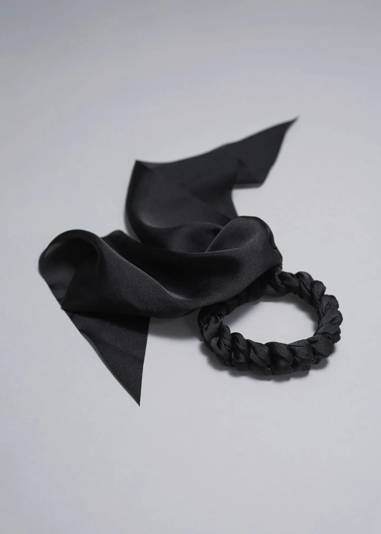 Sateng Skjerf Tie Scrunchie