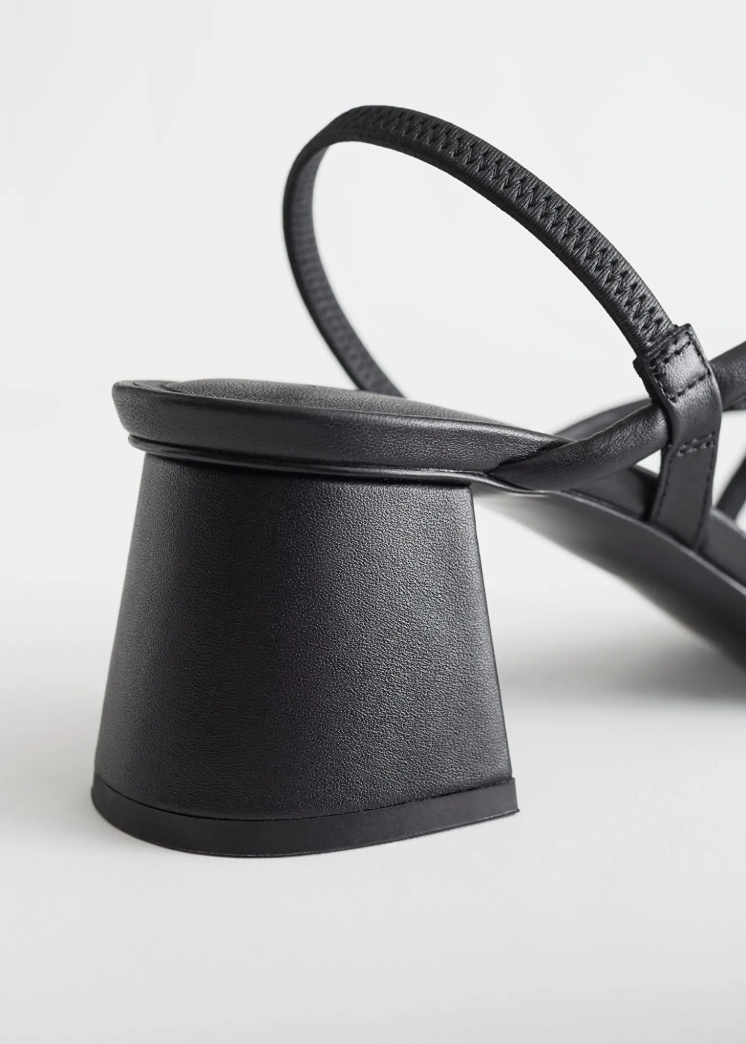 Strappy Blokkhaelsandaler