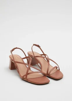 Strappy Skinnsandaler