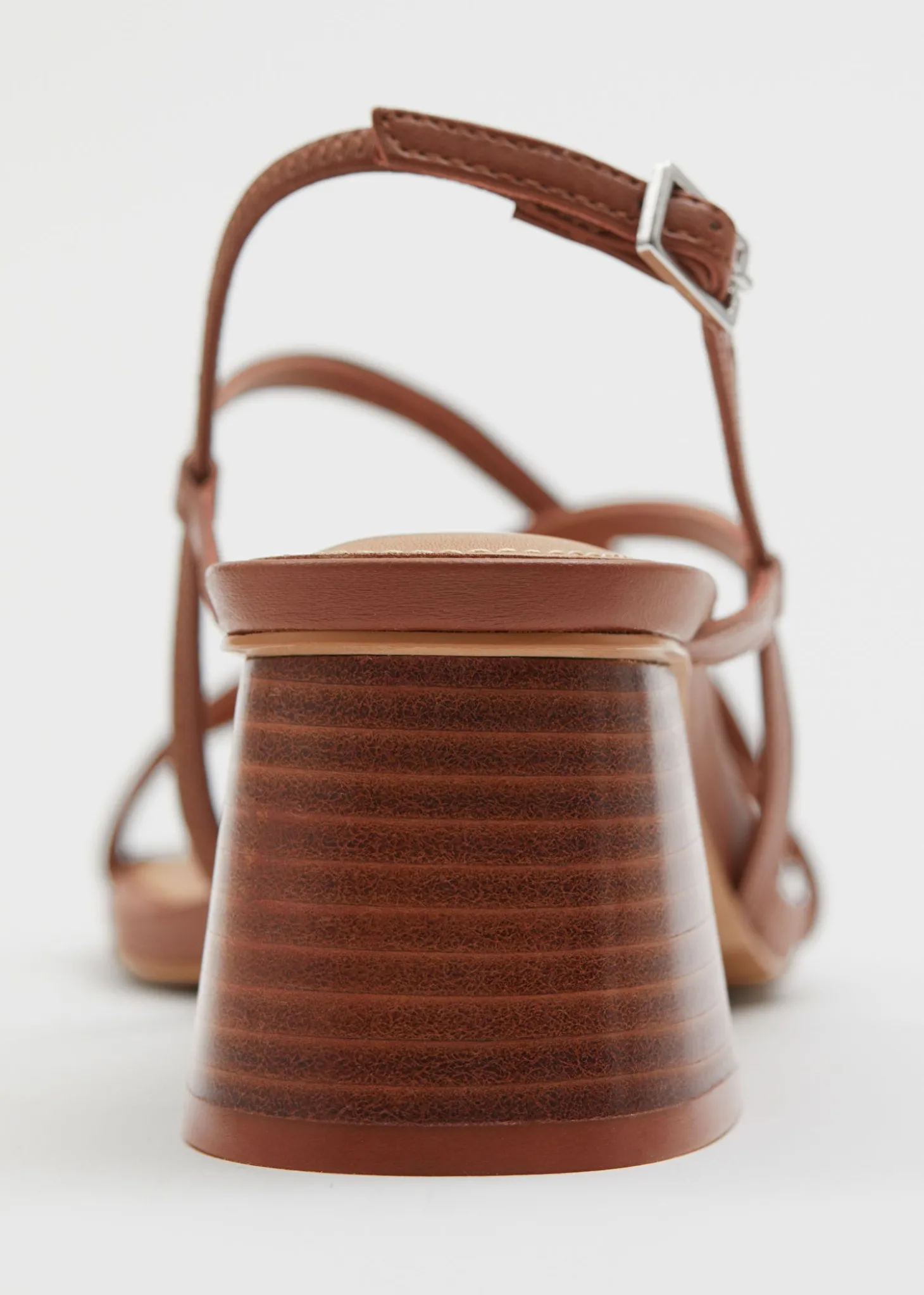Strappy Skinnsandaler