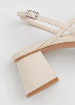Strappy Skinnsandaler