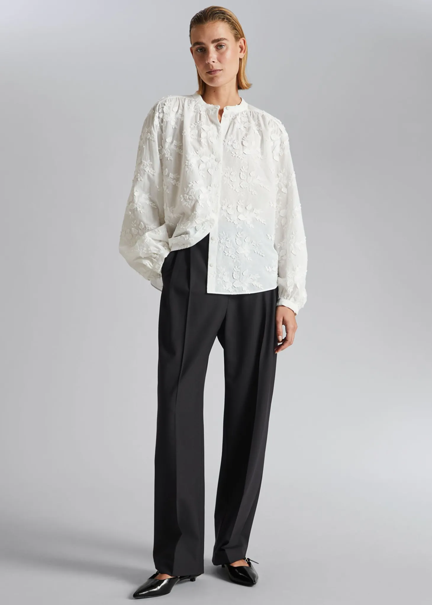 Voluminos Bluse Med Staende Krage