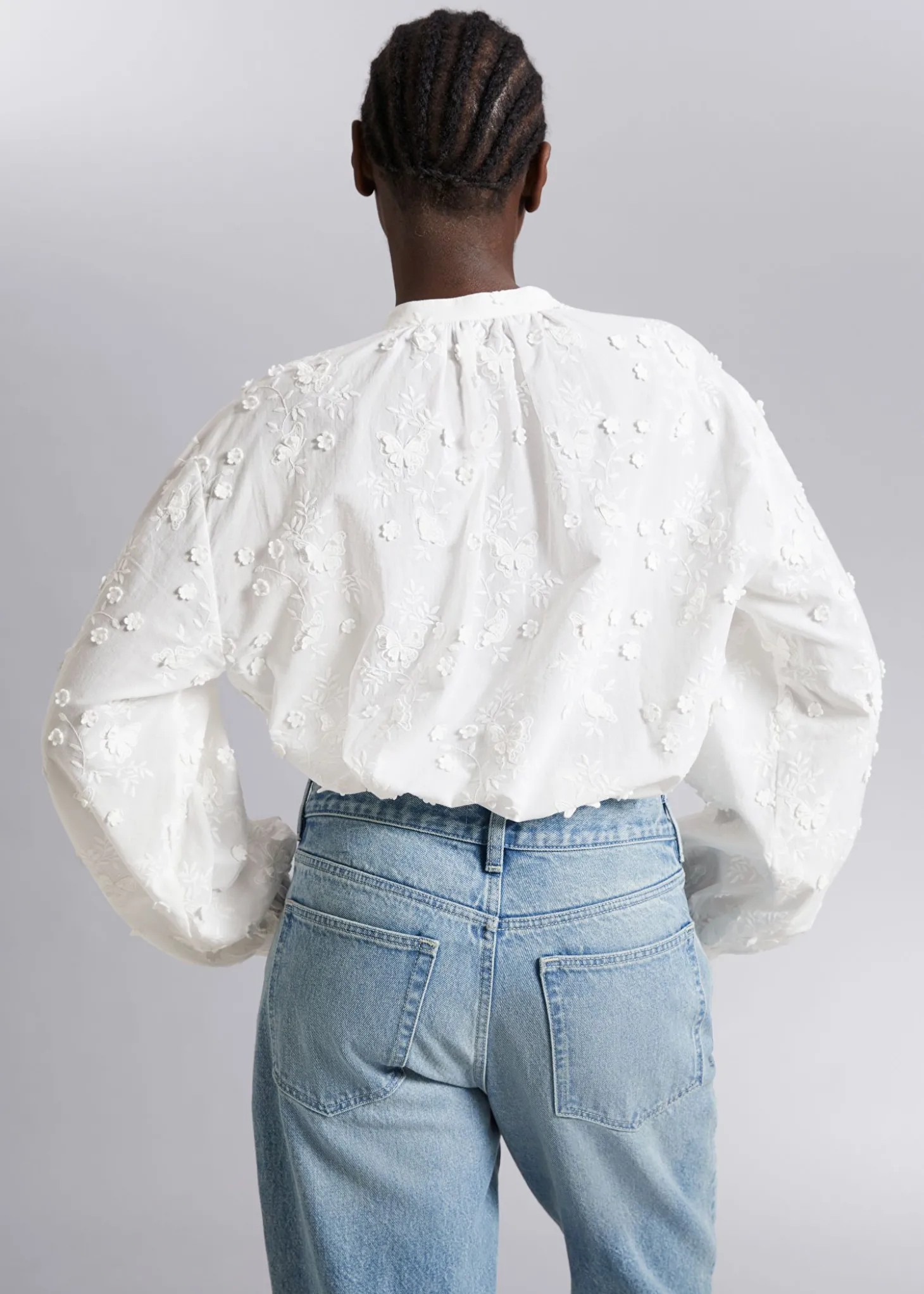 Voluminos Bluse Med Staende Krage